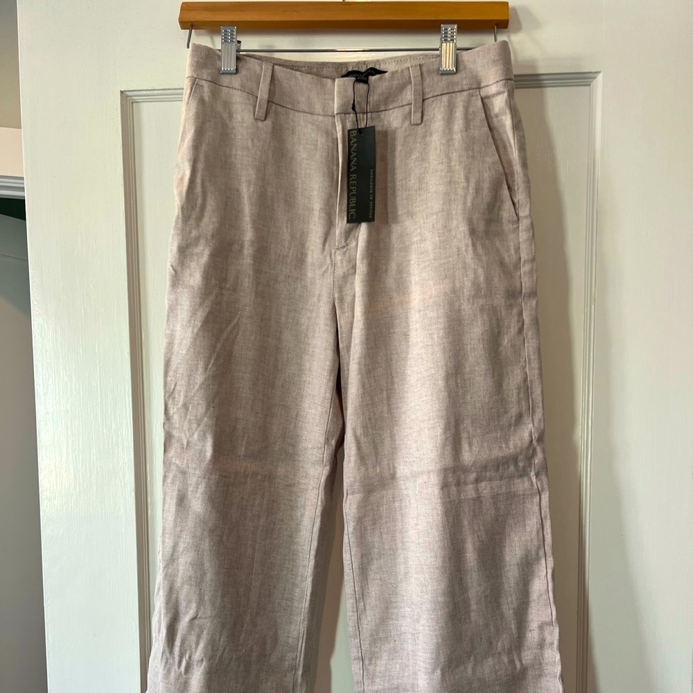 Banana Republic linen palazzo pants. Never been worn.
